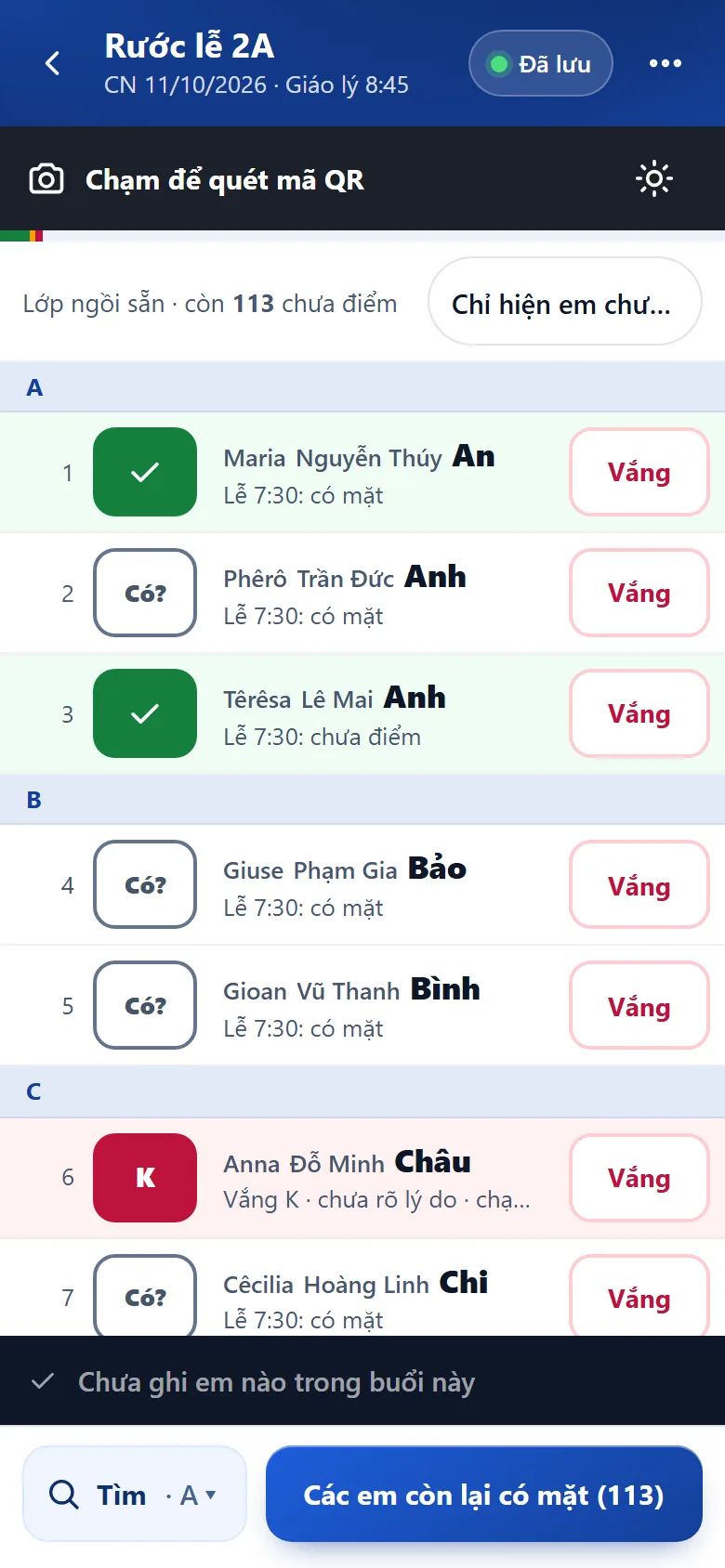 Màn lớp ngồi sẵn: danh sách các em với ô Có và nút Vắng, nút Các em còn lại có mặt ở dưới.