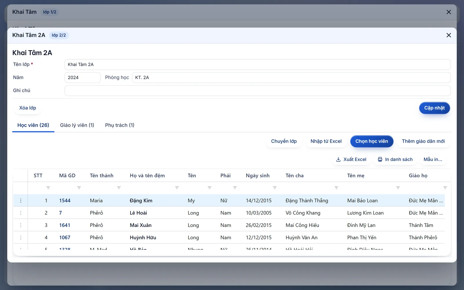 Một lớp giáo lý trên bản web: thông tin lớp và các thẻ Học viên, Giáo lý viên, Phụ trách, với lưới học viên và các nút Chuyển lớp, Nhập từ Excel, Chọn học viên.
